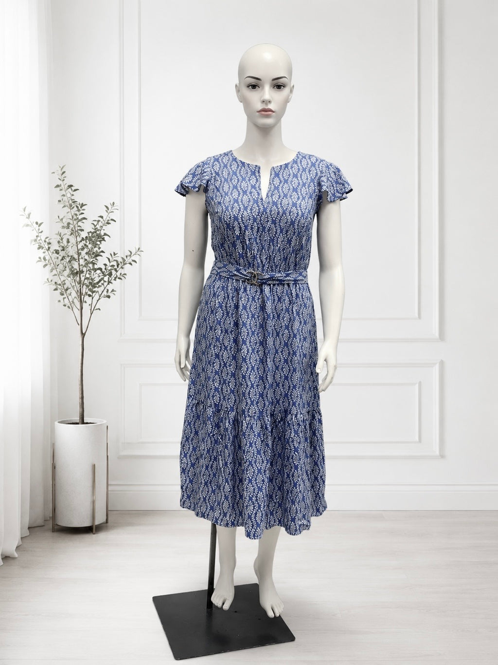 Vestido azul con estampado floral